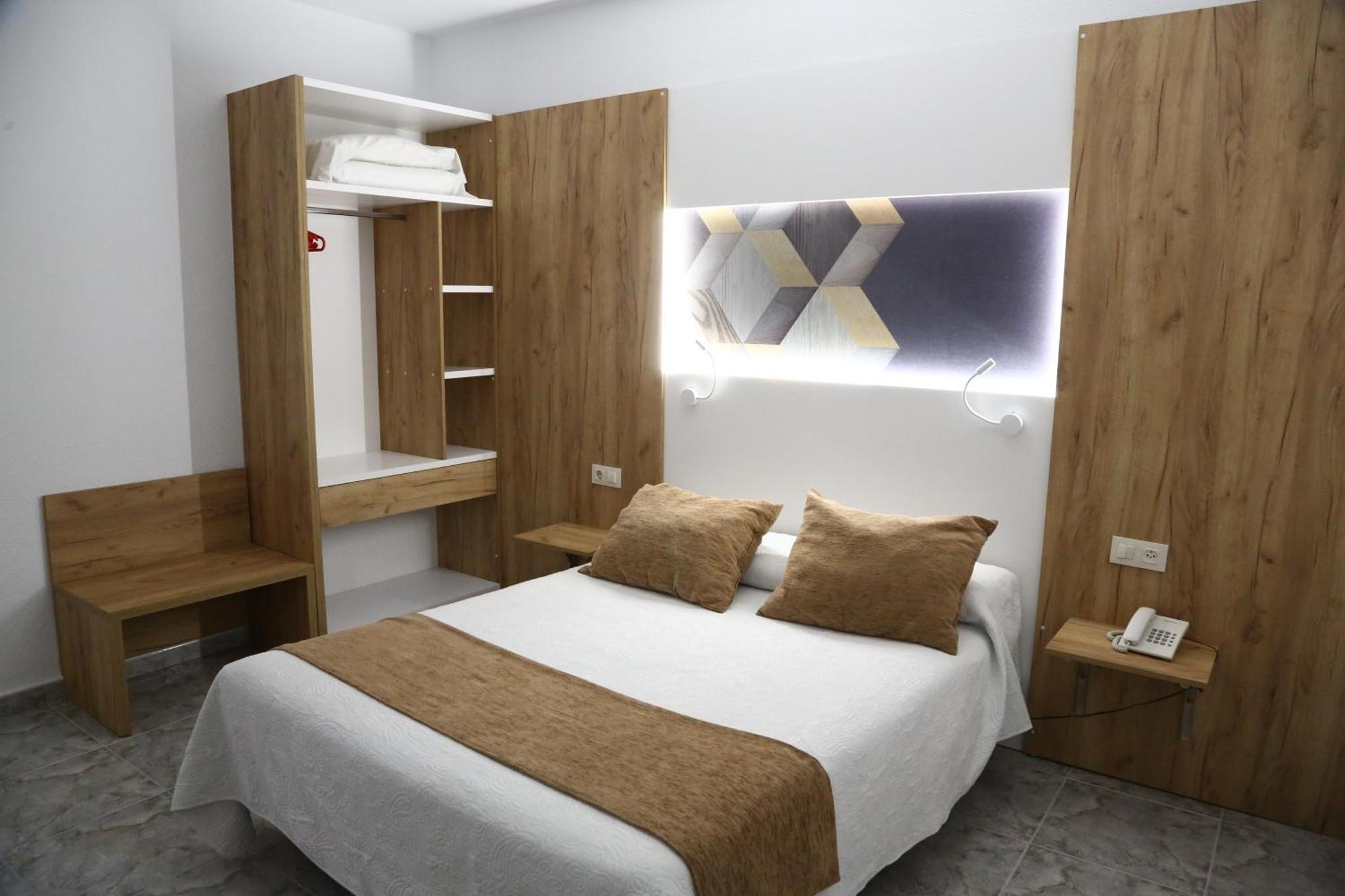 Hostal Real Plasencia Luaran gambar