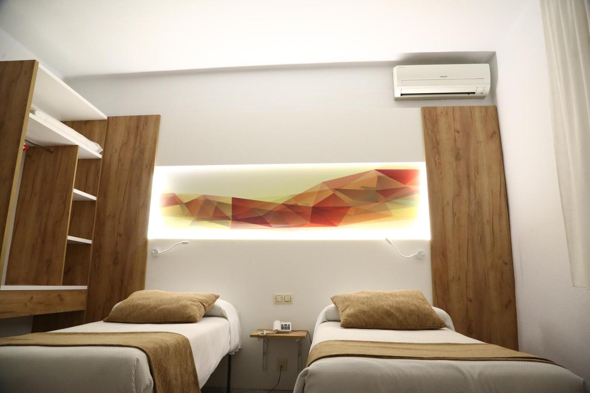 Hostal Real Plasencia Luaran gambar
