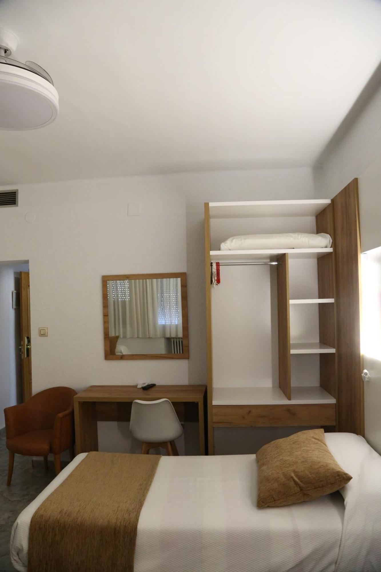 Hostal Real Plasencia Luaran gambar