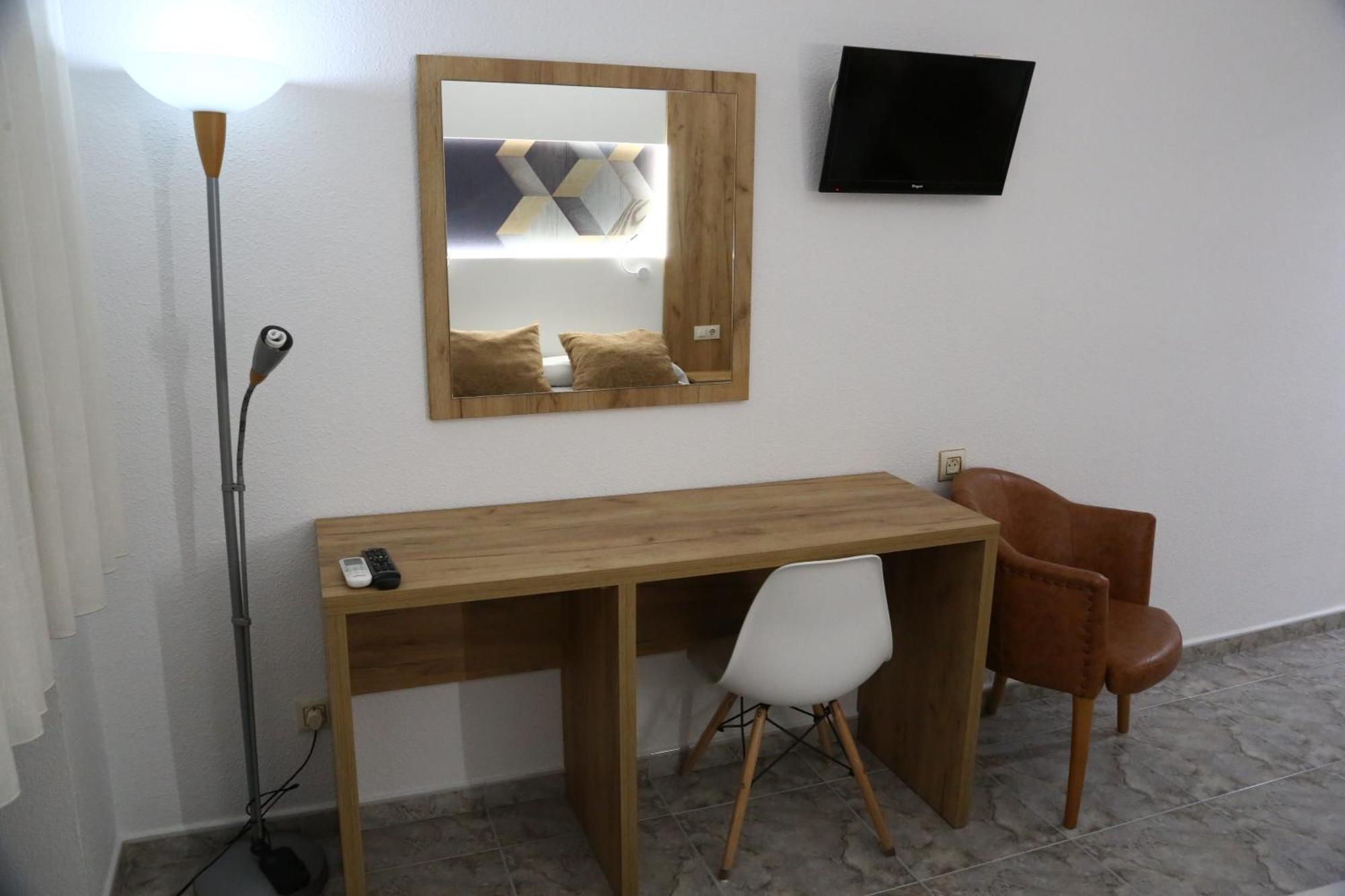 Hostal Real Plasencia Luaran gambar