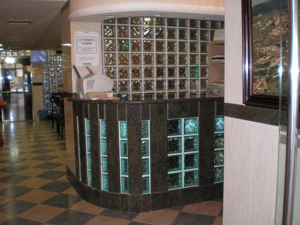 Hostal Real Plasencia Luaran gambar